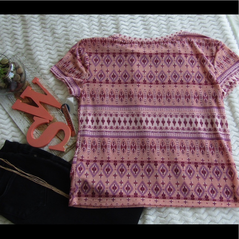 Wallflower Super Cute And Cool Design Top - Picture 6 of 8